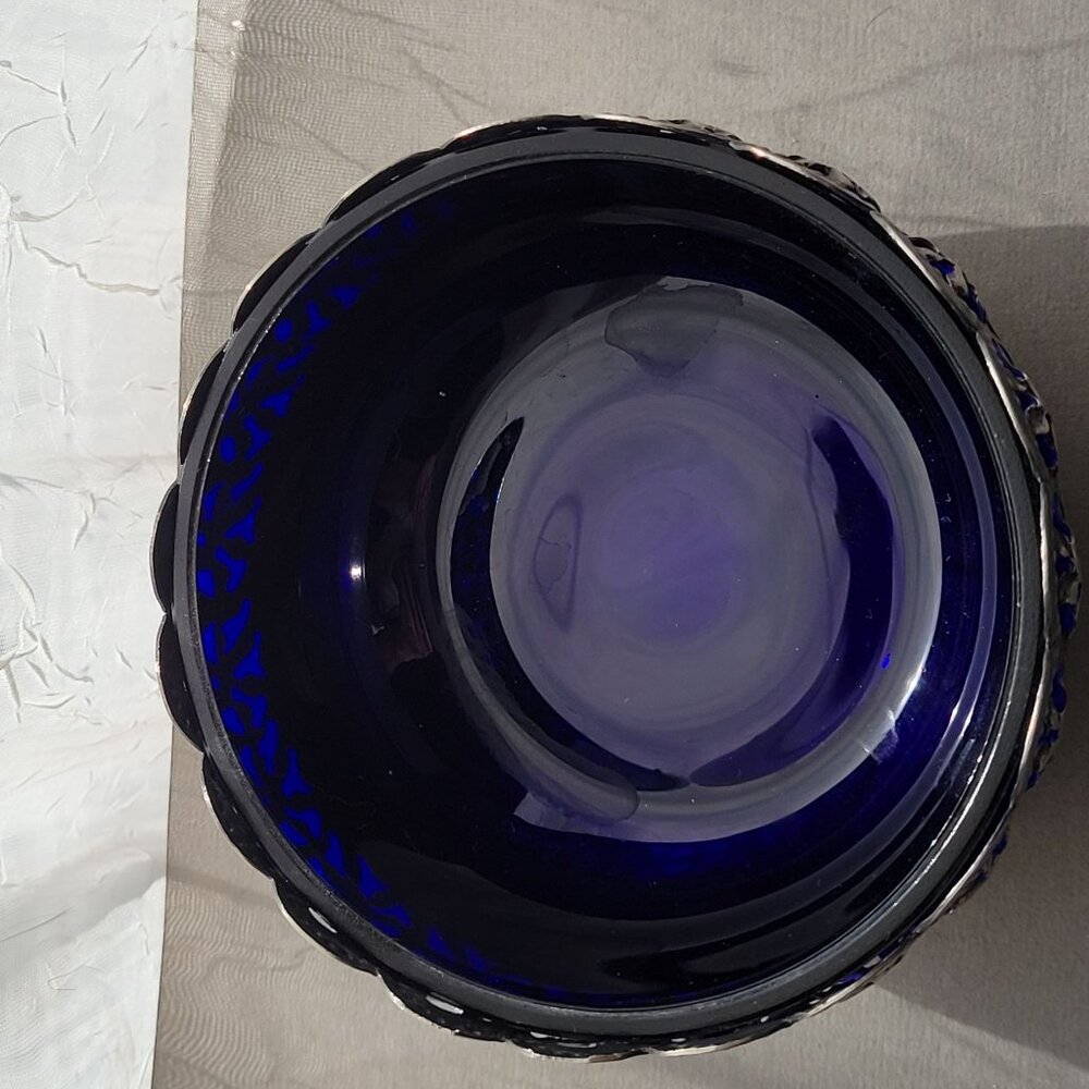Vintage Silver-Plated Cobalt Blue Glass Bowl With Filigree Design - Picture 7 of 7